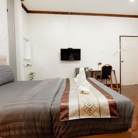 2B Cozy Hostel ตรัง エクステリア 写真