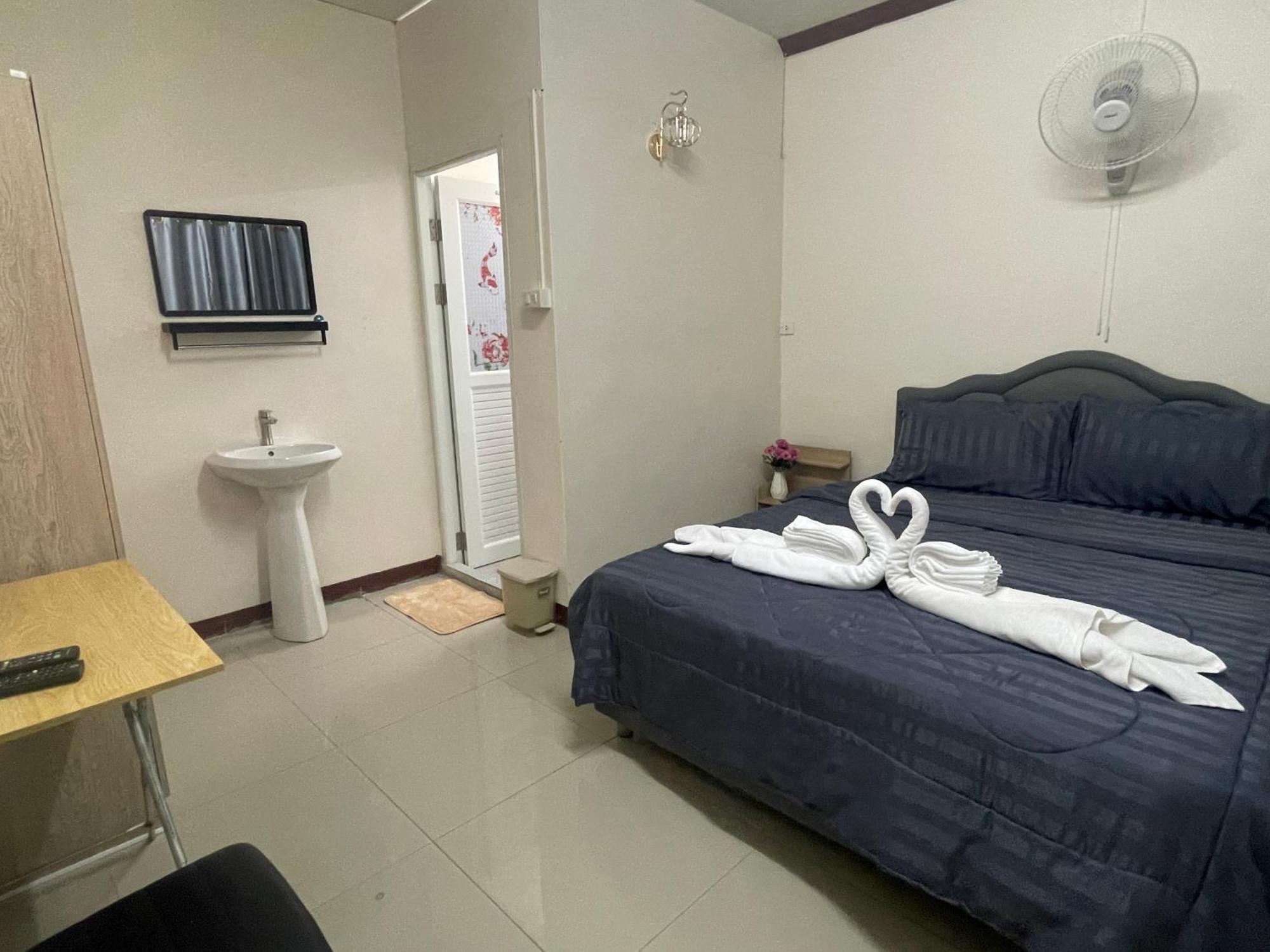 2B Cozy Hostel ตรัง エクステリア 写真