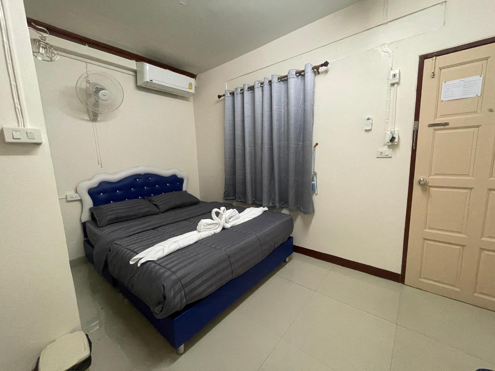 2B Cozy Hostel ตรัง エクステリア 写真