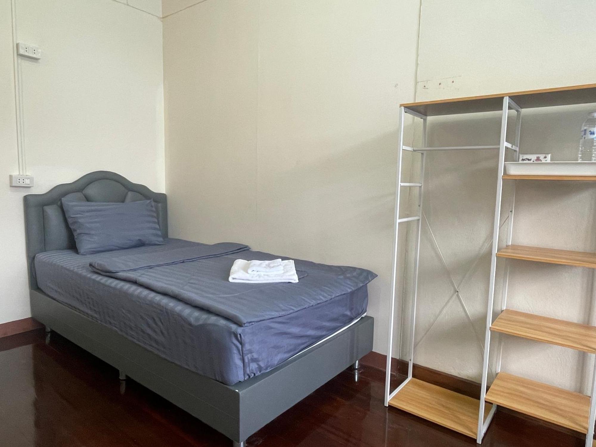 2B Cozy Hostel ตรัง エクステリア 写真