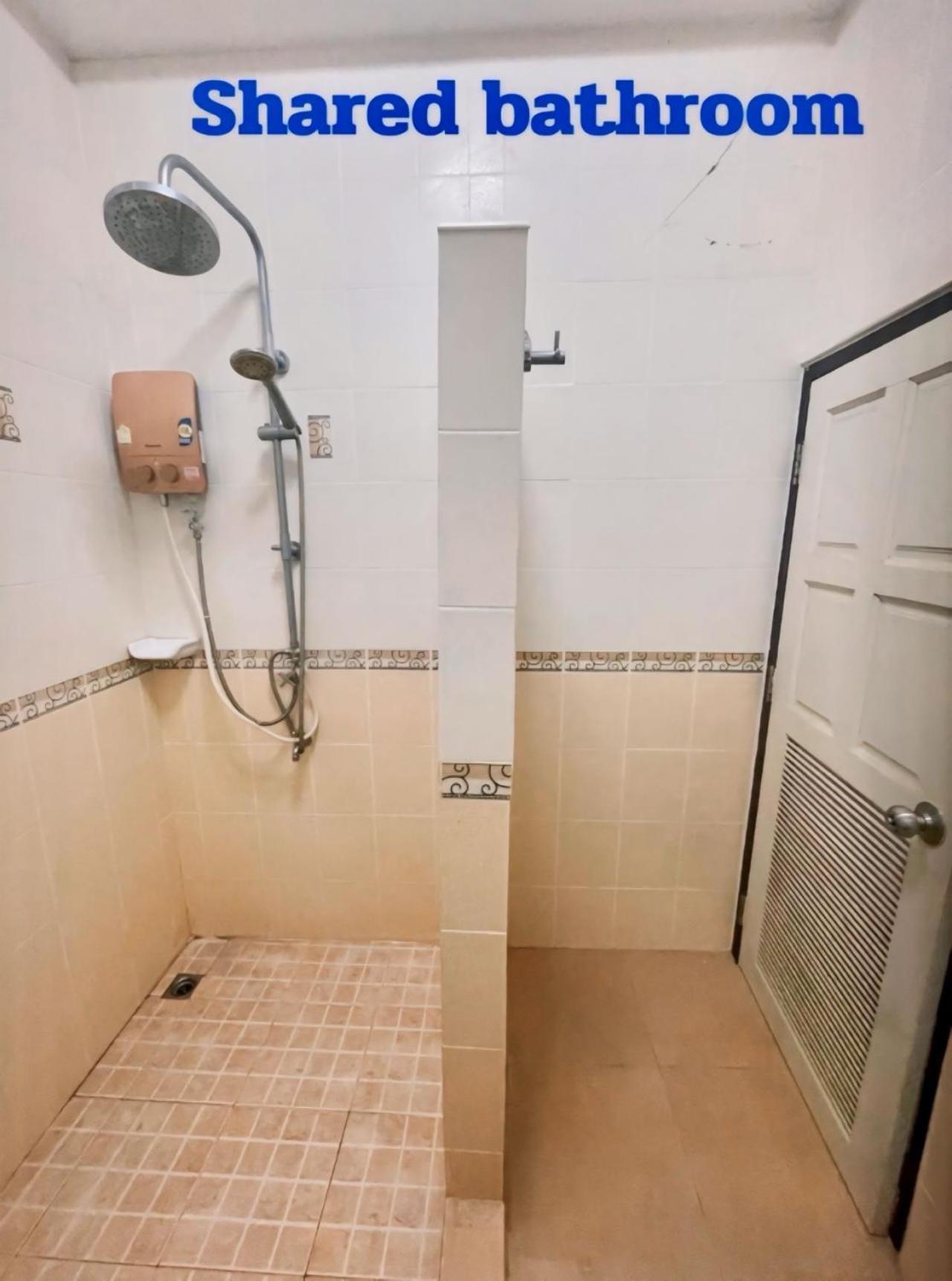 2B Cozy Hostel ตรัง エクステリア 写真