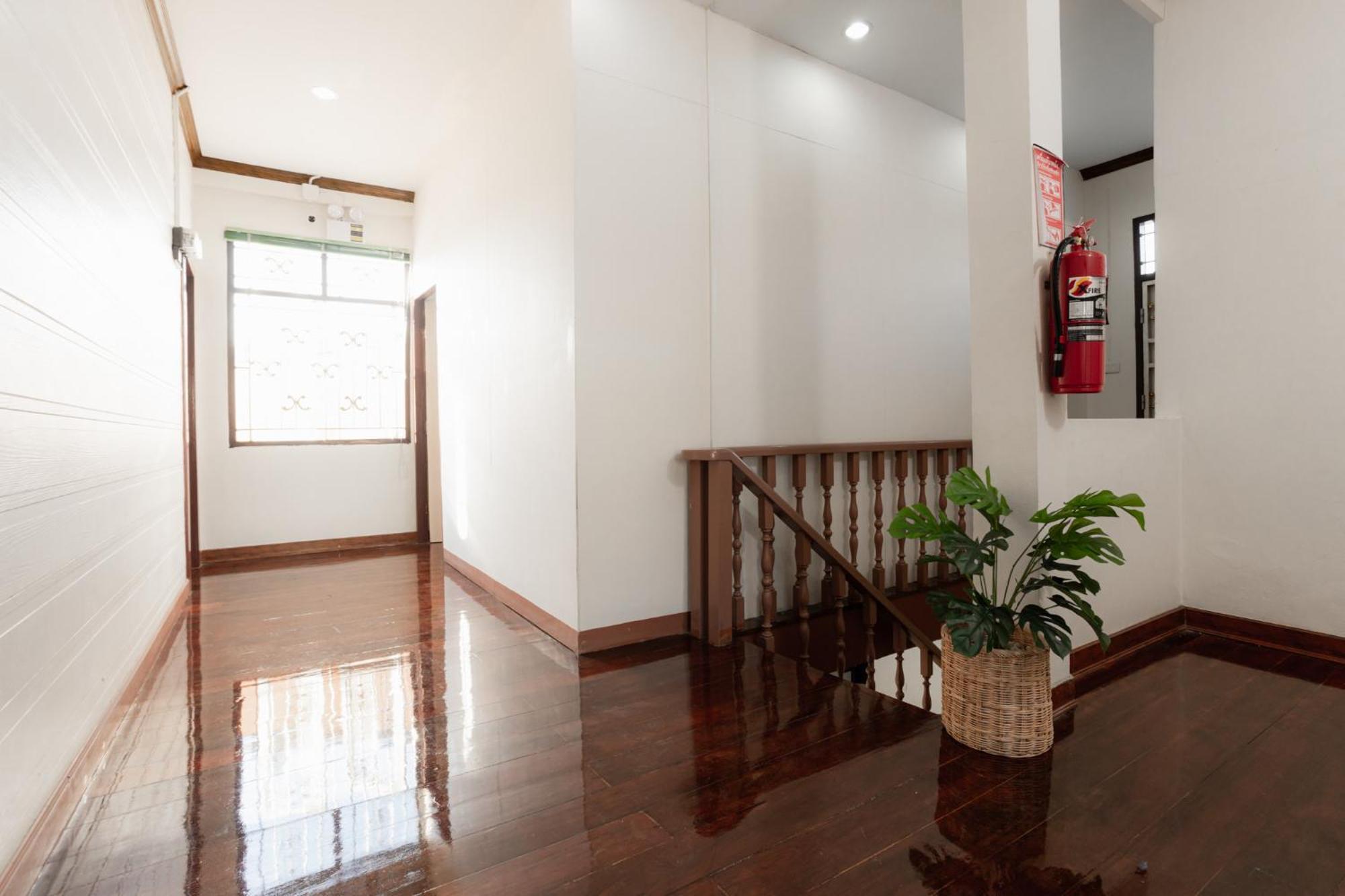 2B Cozy Hostel ตรัง エクステリア 写真