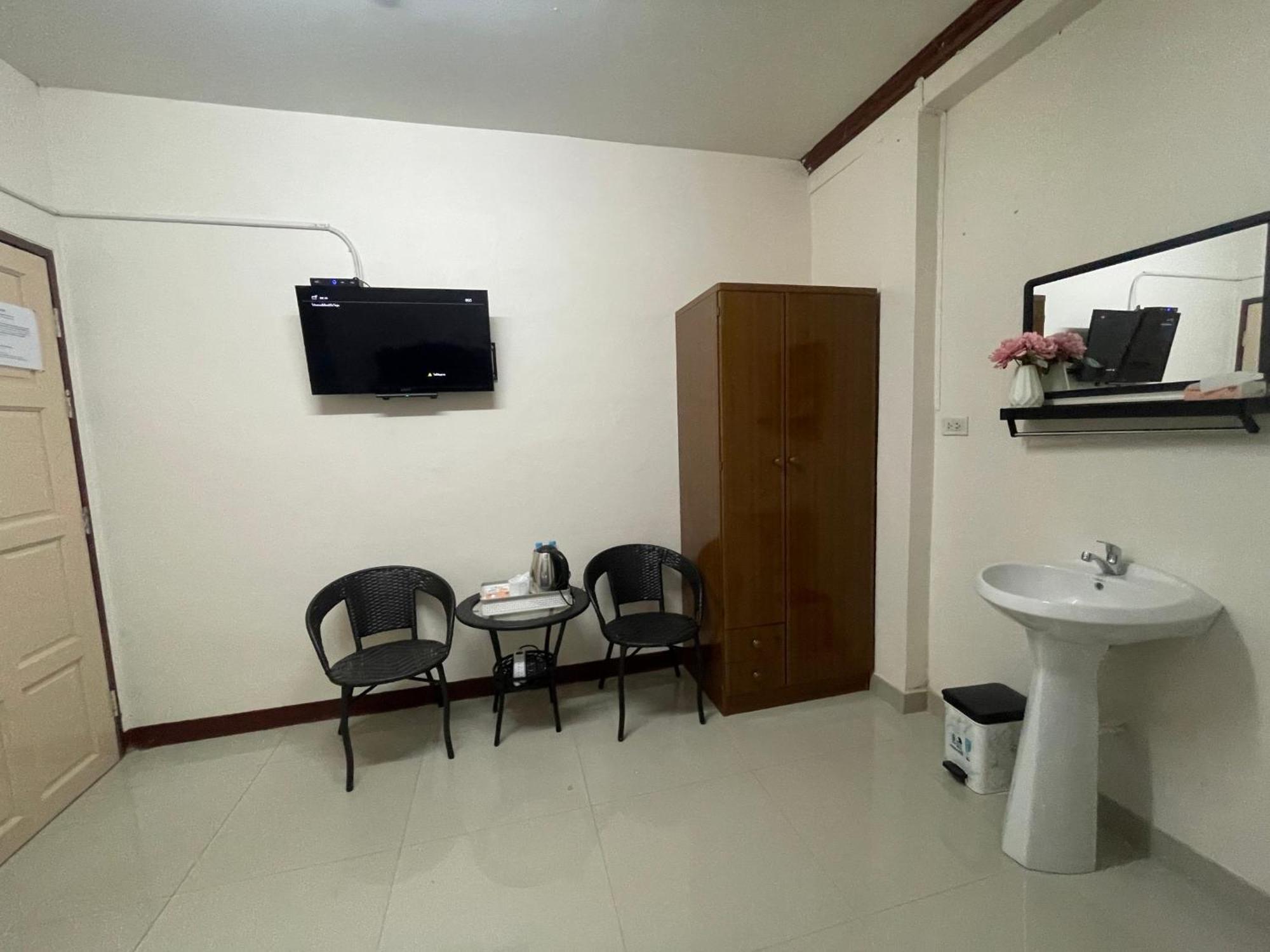 2B Cozy Hostel ตรัง エクステリア 写真